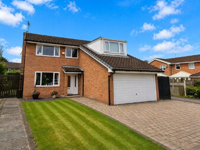 4 bedroom detached house for sale