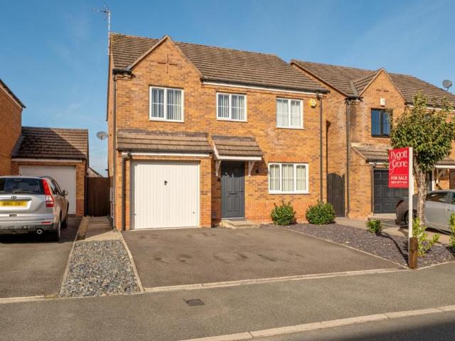4 bedroom detached house for sale