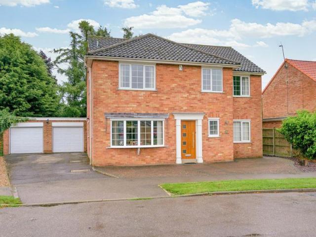 4 bedroom detached house for sale