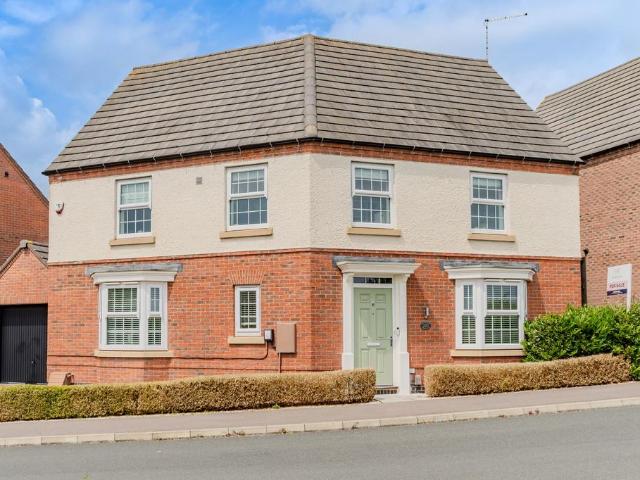 4 bedroom detached house for sale