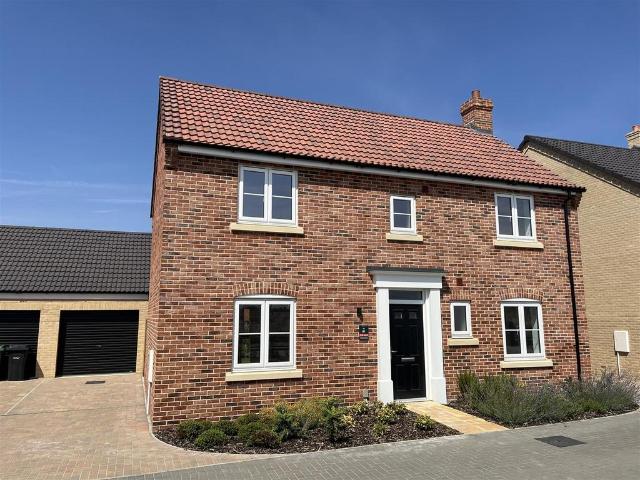 4 bedroom detached house for sale