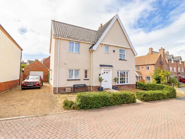 4 bedroom detached house for sale