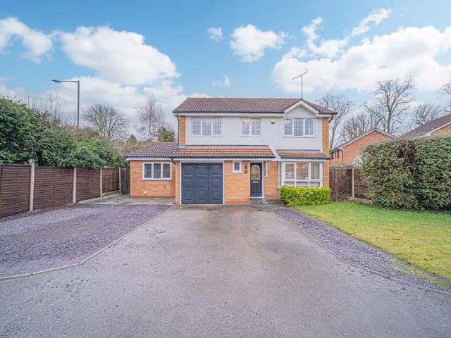 4 bedroom detached house for sale