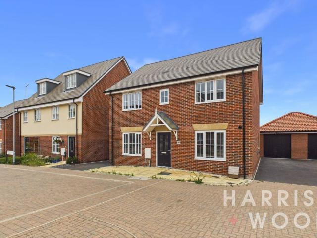 4 bedroom detached house for sale