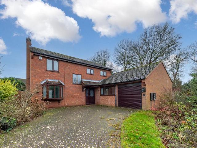 4 bedroom detached house for sale