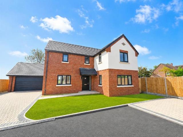 4 bedroom detached house for sale