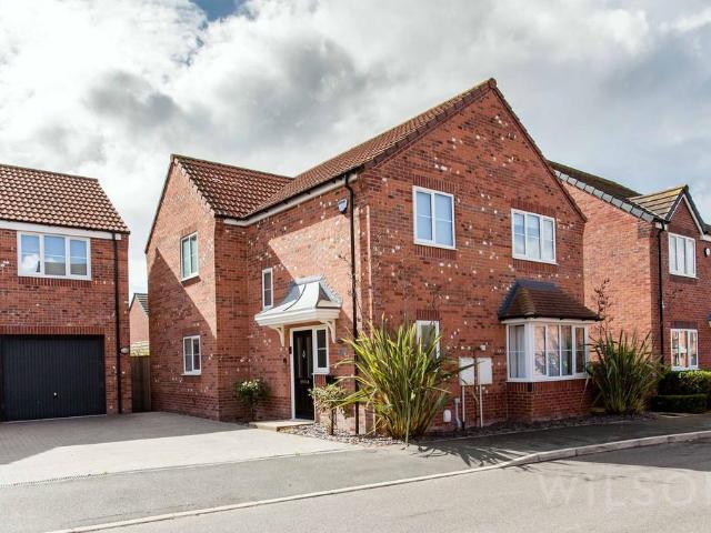 4 bedroom detached house for sale