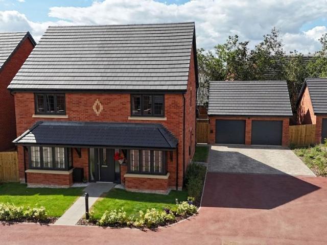 4 bedroom detached house for sale