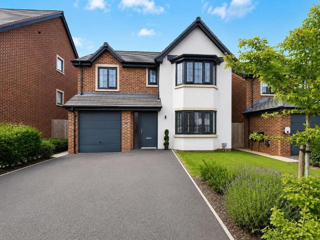 4 bedroom detached house for sale