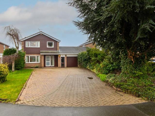 4 bedroom detached house for sale
