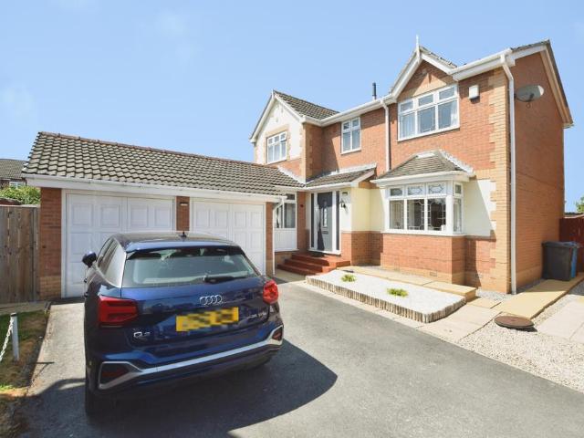 4 bedroom detached house for sale