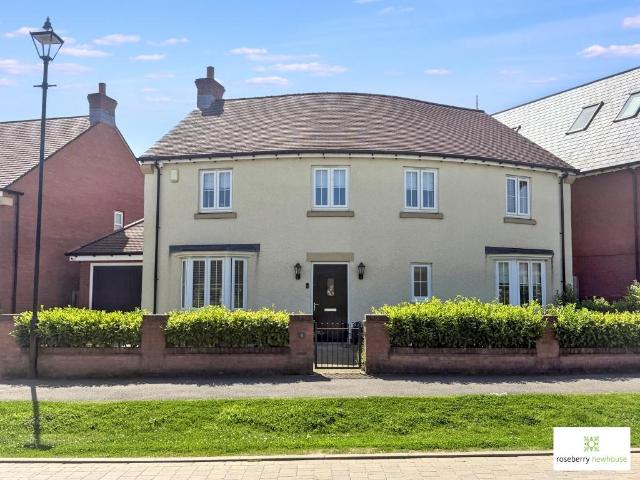 4 bedroom detached house for sale