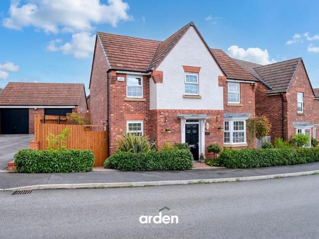 4 bedroom detached house for sale