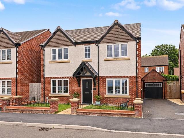 4 bedroom detached house for sale