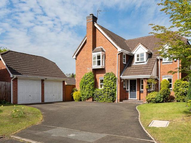 4 bedroom detached house for sale
