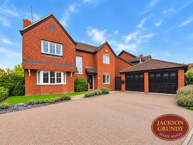 4 bedroom detached house for sale