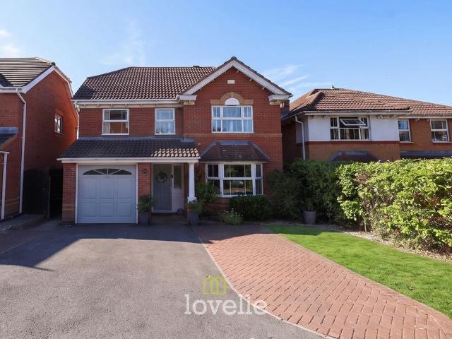 4 bedroom detached house for sale