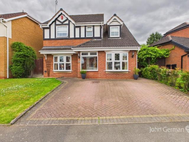 4 bedroom detached house for sale