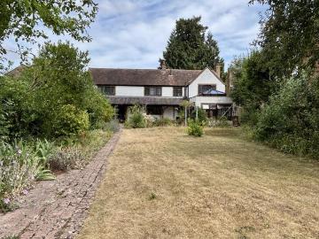 House for sale in Burhill - Garden, Parking