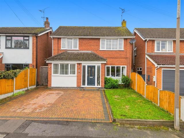 4 bedroom detached house for sale