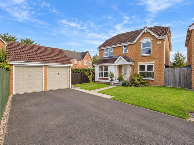4 bedroom detached house for sale