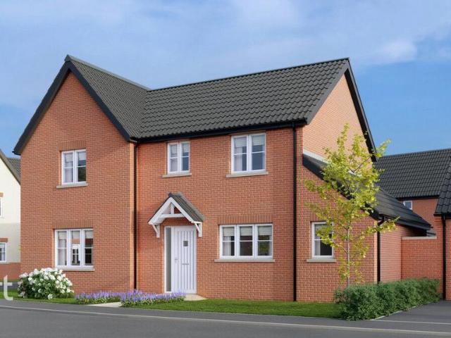 4 bedroom detached house for sale