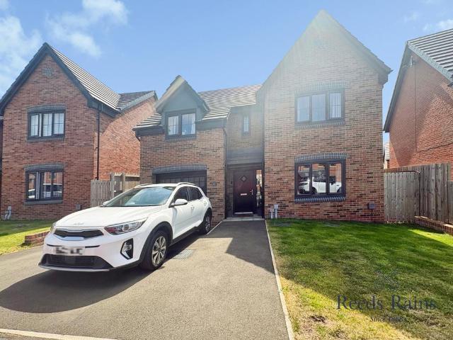 4 bedroom detached house for sale