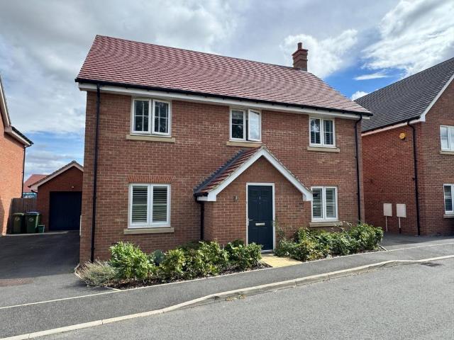 4 bedroom detached house for sale