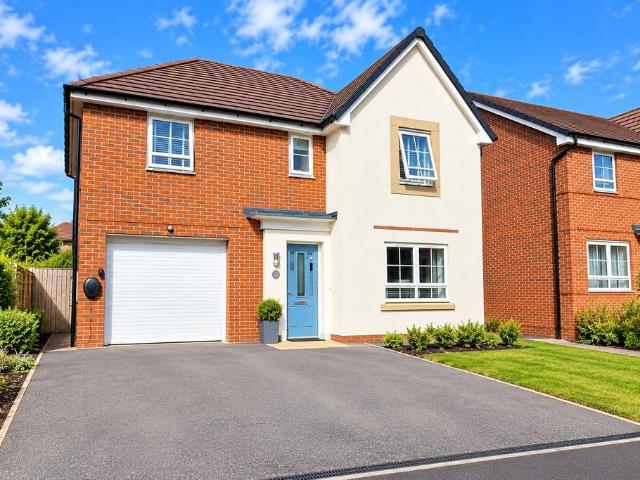 4 bedroom detached house for sale