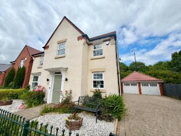 4 bedroom detached house for sale