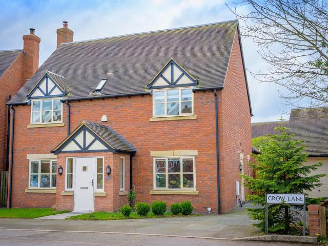 4 bedroom detached house for sale
