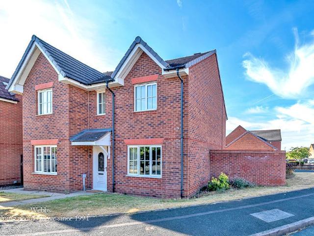 4 bedroom detached house for sale