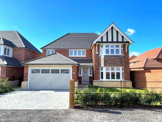 4 bedroom detached house for sale