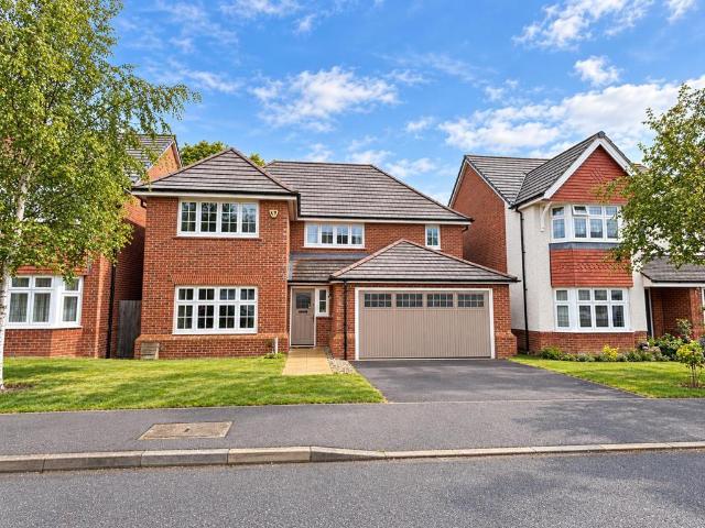 4 bedroom detached house for sale