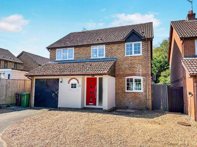 4 bedroom detached house for sale