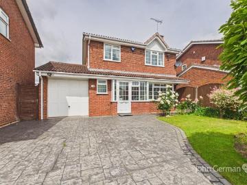 4 bedroom detached house for sale