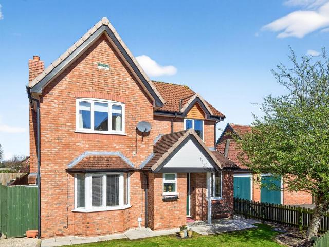 4 bedroom detached house for sale