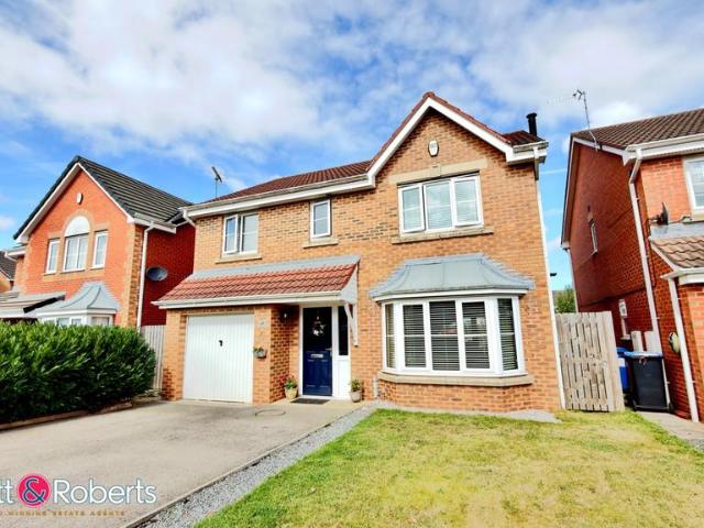4 bedroom detached house for sale