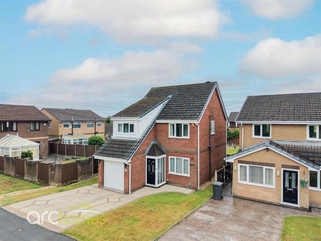 4 bedroom detached house for sale