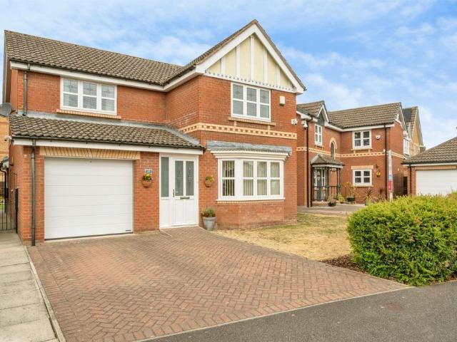 4 bedroom detached house for sale