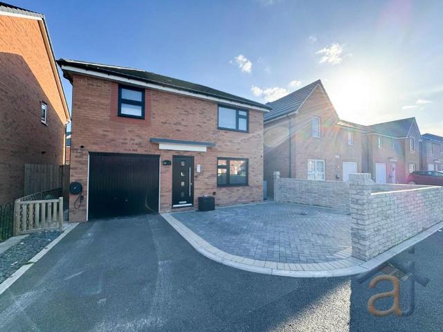 4 bedroom detached house for sale