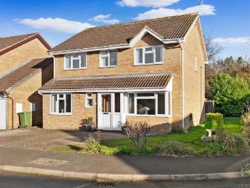 House for sale in Burhill - Equipped kitchen