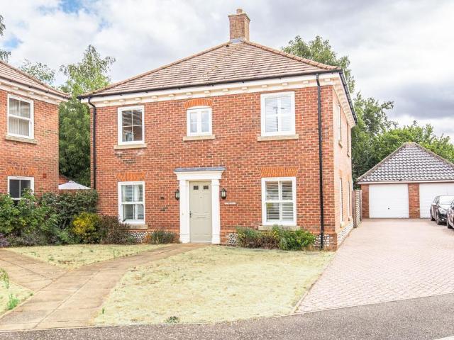 4 bedroom detached house for sale