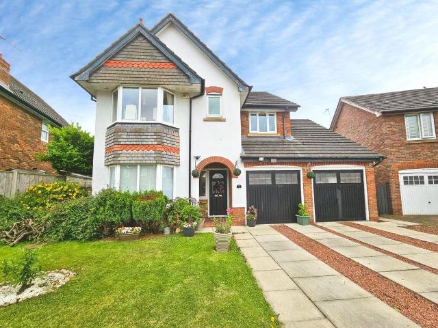 4 bedroom detached house for sale