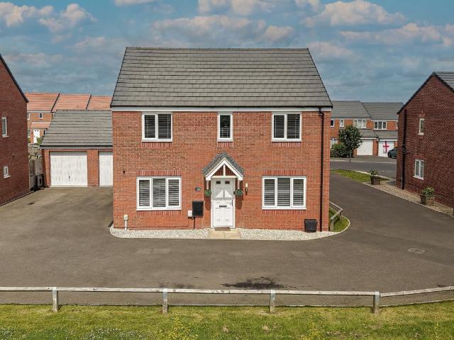 4 bedroom detached house for sale