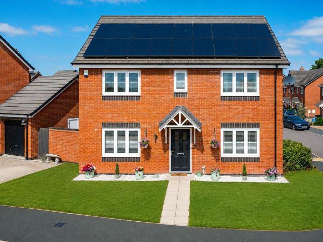 4 bedroom detached house for sale