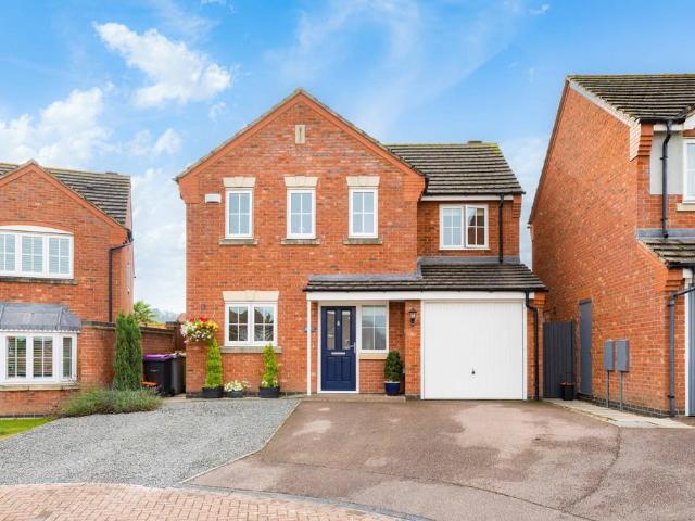 4 bedroom detached house for sale