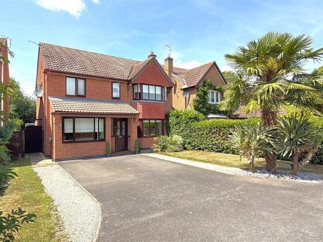 4 bedroom detached house for sale