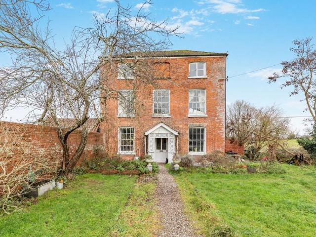 4 bedroom farm house for sale