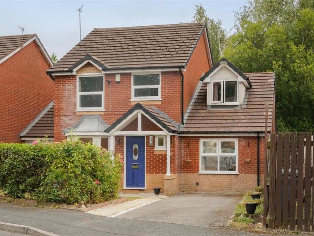 4 bedroom detached house for sale